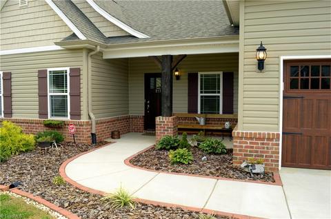 217 Pilot Bluff Dr, King, NC 27021 photo 4
