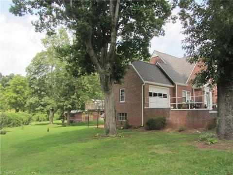 200 S 7th Ave, Mayodan, NC 27027 photo 6