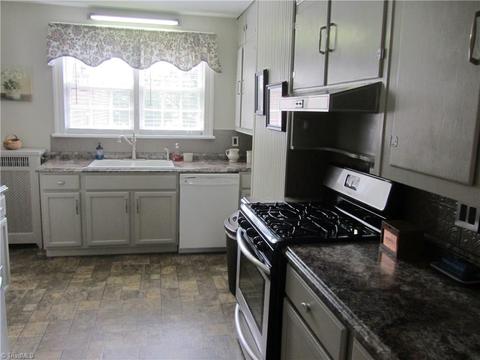 200 S 7th Ave, Mayodan, NC 27027 photo 10