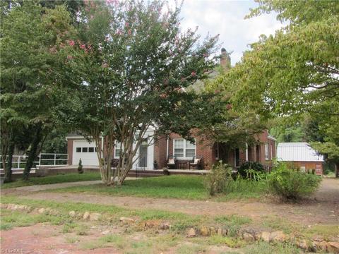 200 S 7th Ave, Mayodan, NC 27027 photo 4