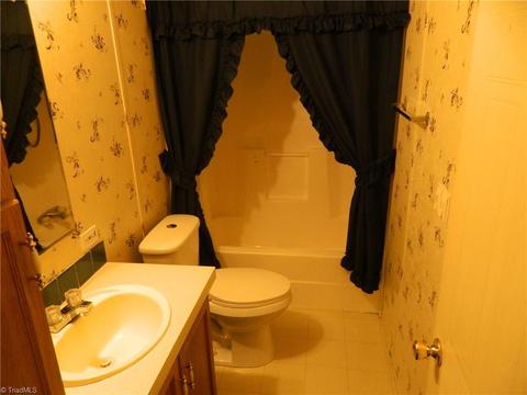 6536 Heathwood Dr, Trinity, NC 27370 photo 13