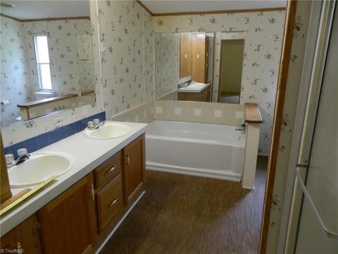 6536 Heathwood Dr, Trinity, NC 27370 photo 18