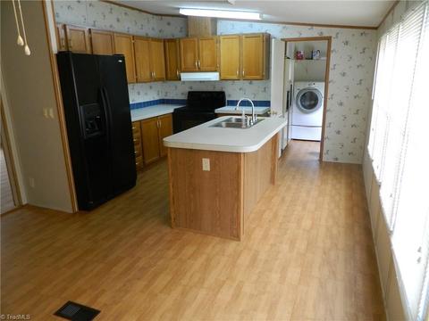 6536 Heathwood Dr, Trinity, NC 27370 photo 9