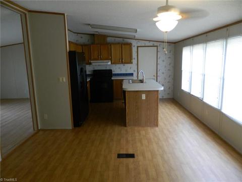6536 Heathwood Dr, Trinity, NC 27370 photo 8