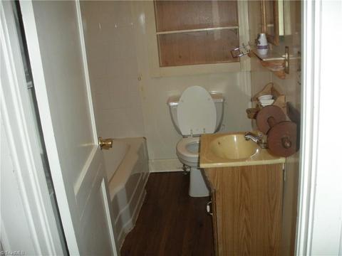505 Smith St, Thomasville, NC 27360 photo 6