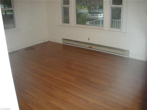 505 Smith St, Thomasville, NC 27360 photo 4