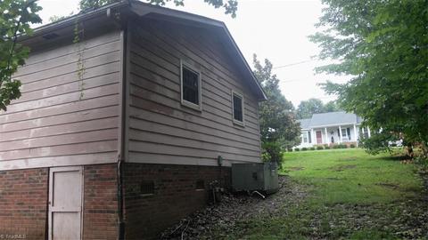 707 Roach St, Mayodan, NC 27027 photo 5