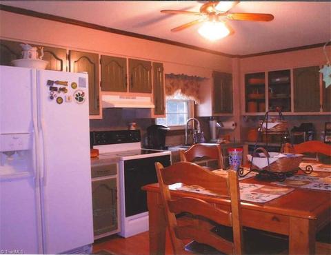 4050 E Pine St, Mount Airy, NC 27030 photo 10