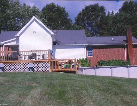 4050 E Pine St, Mount Airy, NC 27030 photo 7