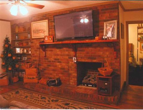 4050 E Pine St, Mount Airy, NC 27030 photo 12
