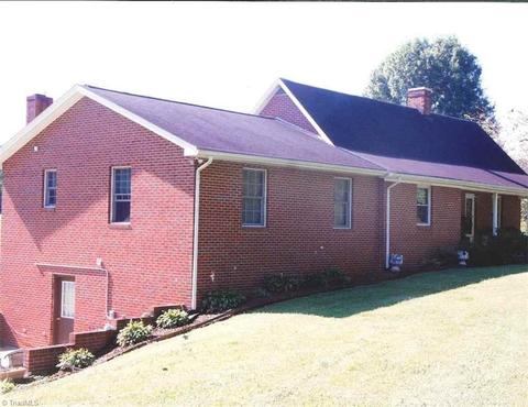 4050 E Pine St, Mount Airy, NC 27030 photo 2