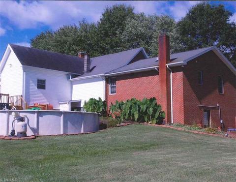 4050 E Pine St, Mount Airy, NC 27030 photo 4