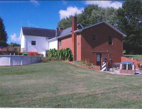 4050 E Pine St, Mount Airy, NC 27030 photo 3