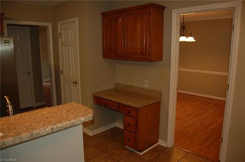 303 Stapleton Way, High Point, NC 27265 photo 7