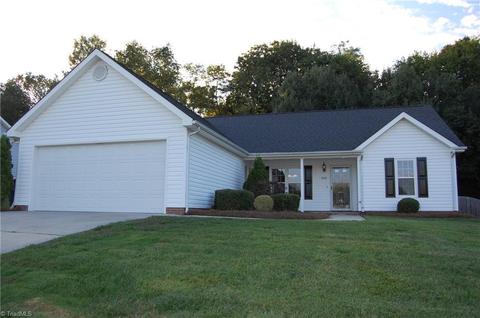 303 Stapleton Way, High Point, NC 27265 photo 1