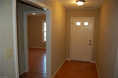 303 Stapleton Way, High Point, NC 27265 photo 3