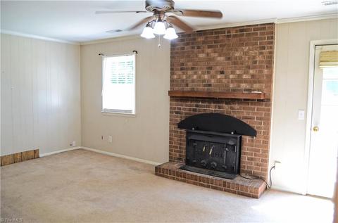 112 Ember Ct, King, NC 27021 photo 5