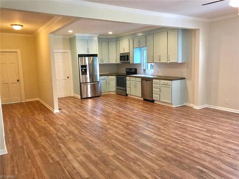 413 Walnut St, High Point, NC 27260 photo 6