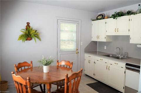616 E State Ave, High Point, NC 27262 photo 7