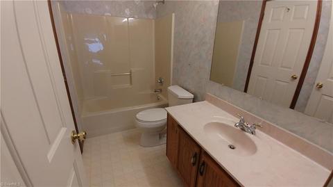 3446 Hillside Dr, High Point, NC 27265 photo 18