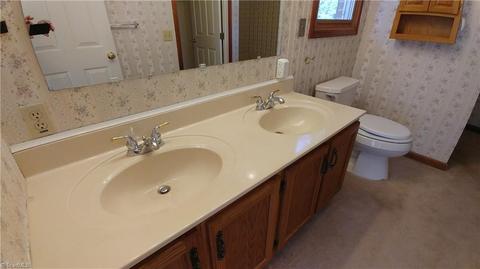 3446 Hillside Dr, High Point, NC 27265 photo 11