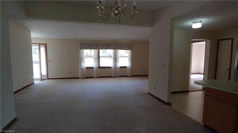 3446 Hillside Dr, High Point, NC 27265 photo 8