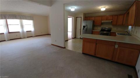 3446 Hillside Dr, High Point, NC 27265 photo 7