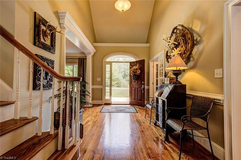 122 Augusta Pl, High Point, NC 27265 photo 2
