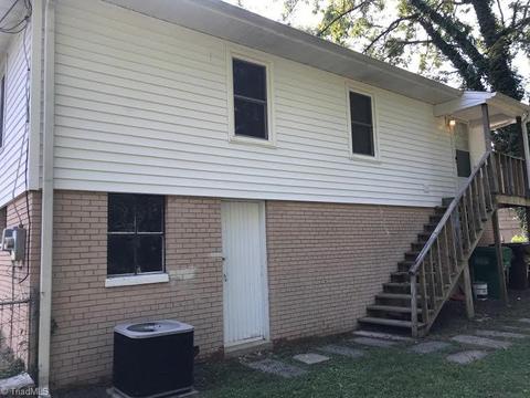 909 Circle Dr, High Point, NC 27262 photo 2