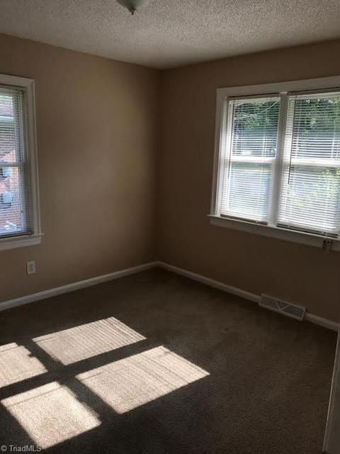 909 Circle Dr, High Point, NC 27262 photo 8