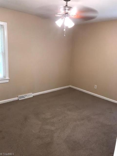 909 Circle Dr, High Point, NC 27262 photo 9