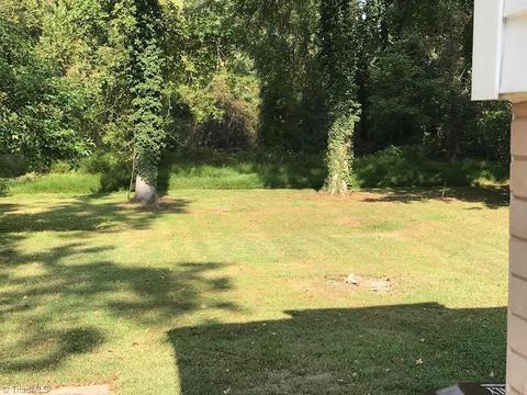909 Circle Dr, High Point, NC 27262 photo 11