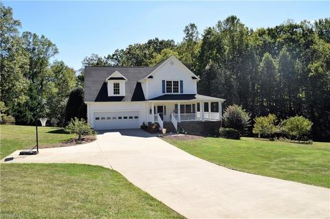 108 Fox Brook Ct, King, NC 27021 photo 1
