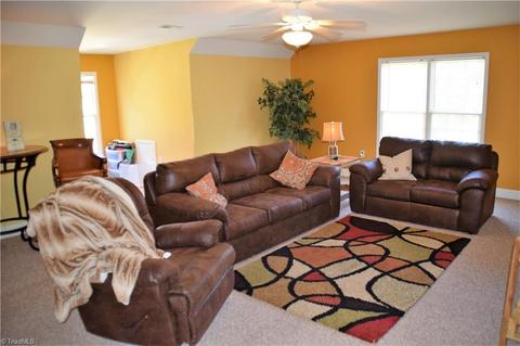 108 Fox Brook Ct, King, NC 27021 photo 2