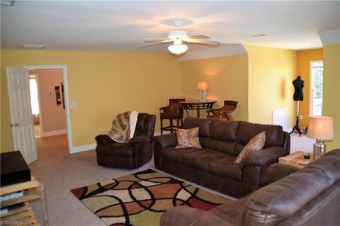 108 Fox Brook Ct, King, NC 27021 photo 3
