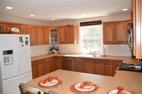 108 Fox Brook Ct, King, NC 27021 photo 10