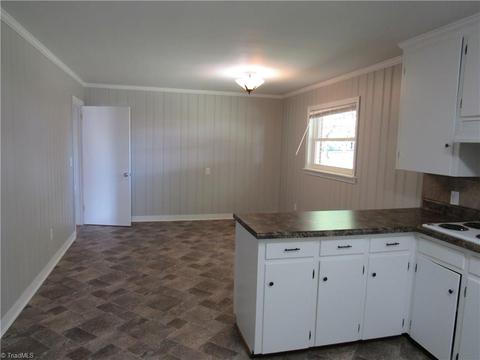 212 Pulliam St, King, NC 27021 photo 14