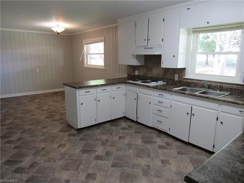 212 Pulliam St, King, NC 27021 photo 12
