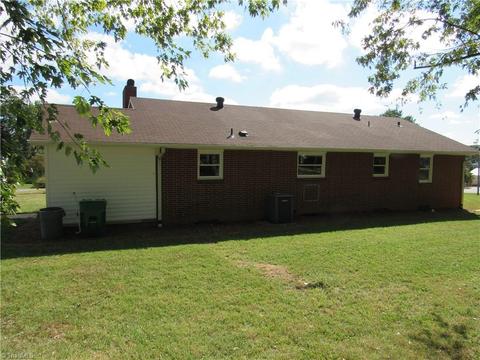 212 Pulliam St, King, NC 27021 photo 4