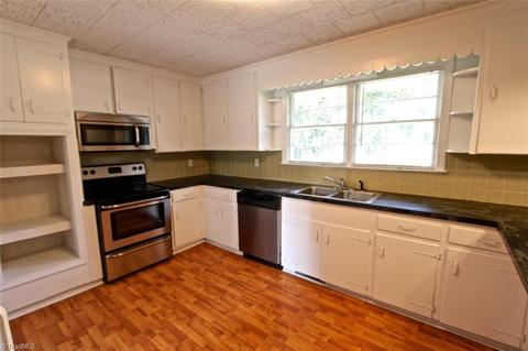 6053 Stadium Dr, Clemmons, NC 27012 photo 2