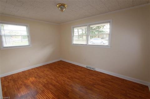 6053 Stadium Dr, Clemmons, NC 27012 photo 3
