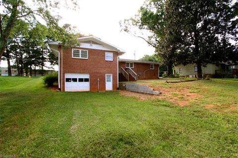 6053 Stadium Dr, Clemmons, NC 27012 photo 9