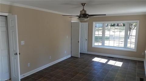 1237 Dovershire Pl, High Point, NC 27262 photo 3