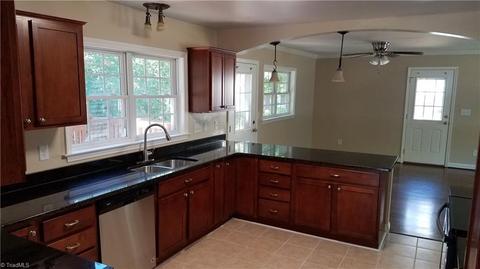 1237 Dovershire Pl, High Point, NC 27262 photo 5