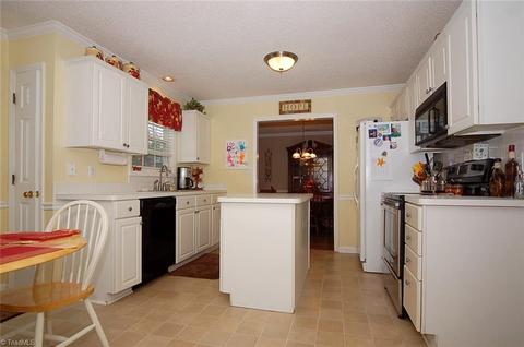 3338 Timberwolf Ave, High Point, NC 27265 photo 10