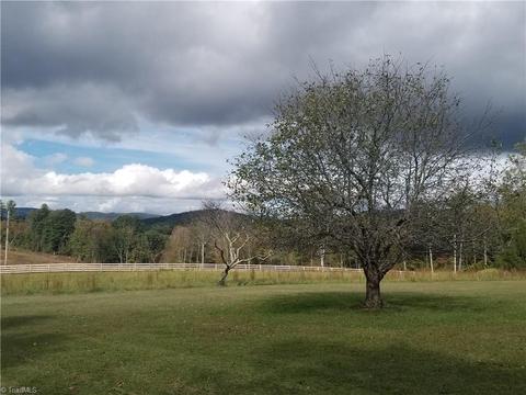 1438 Gammons Rd, Stuart, VA 24171 photo 2