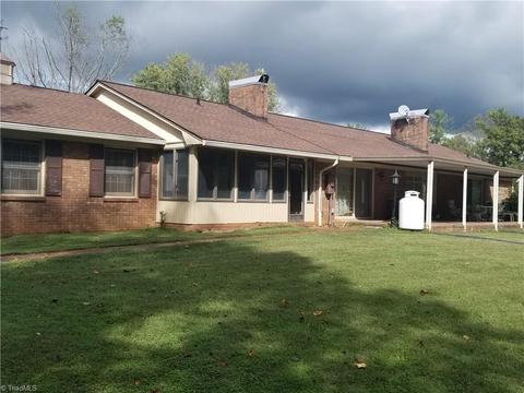 1438 Gammons Rd, Stuart, VA 24171 photo 5