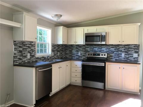 660 Spainhour Rd, King, NC 27021 photo 2
