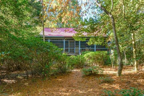 440 Stone River Dr, Traphill, NC 28685 photo 4