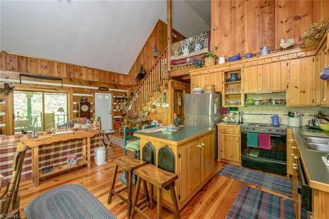 440 Stone River Dr, Traphill, NC 28685 photo 9